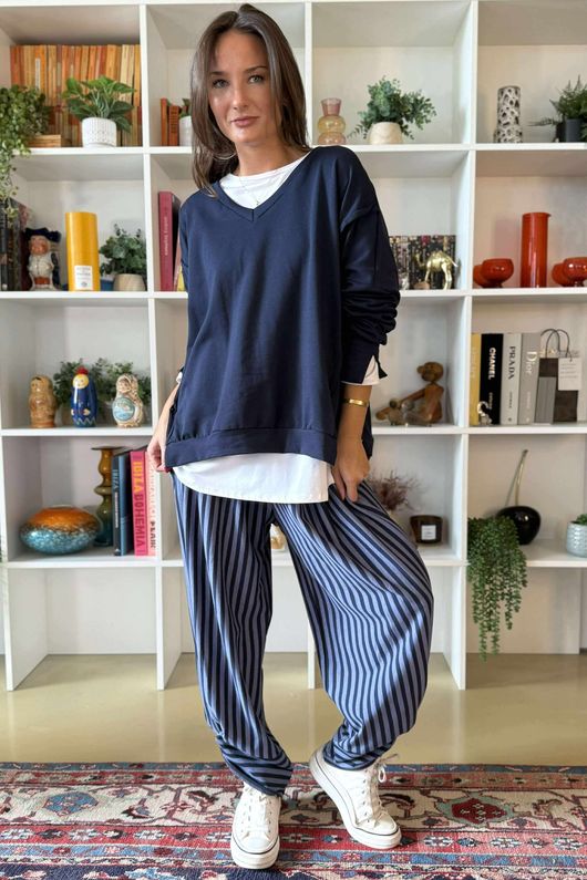 The Sunday Morning V Slouch Sweatshirt Navy